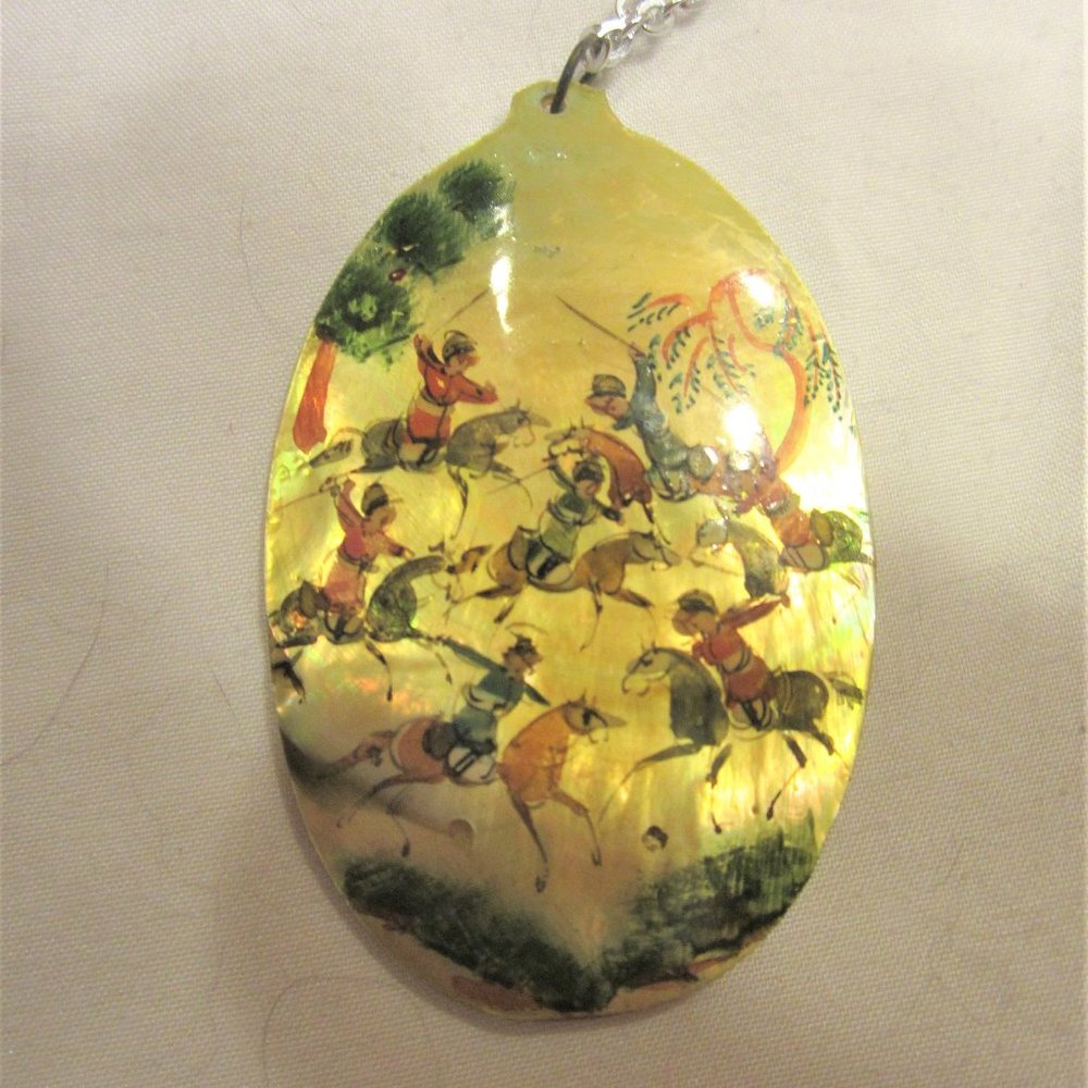 ALUMINUM CHAIN W/LARGE SHELL PENDANT HAND PAINTED OF PEOPLE PLAYING POLO 30'S-40